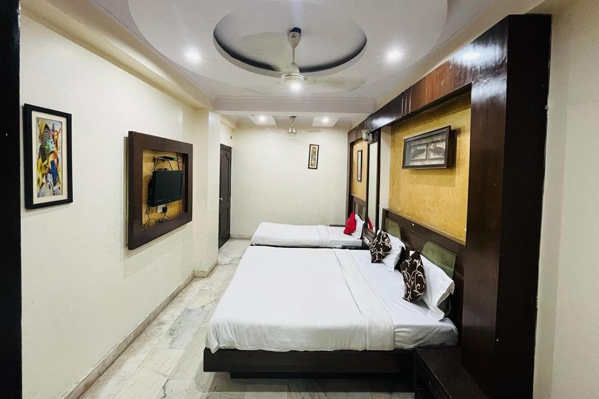 Spot Inn Hostel Нью-Делі Екстер'єр фото