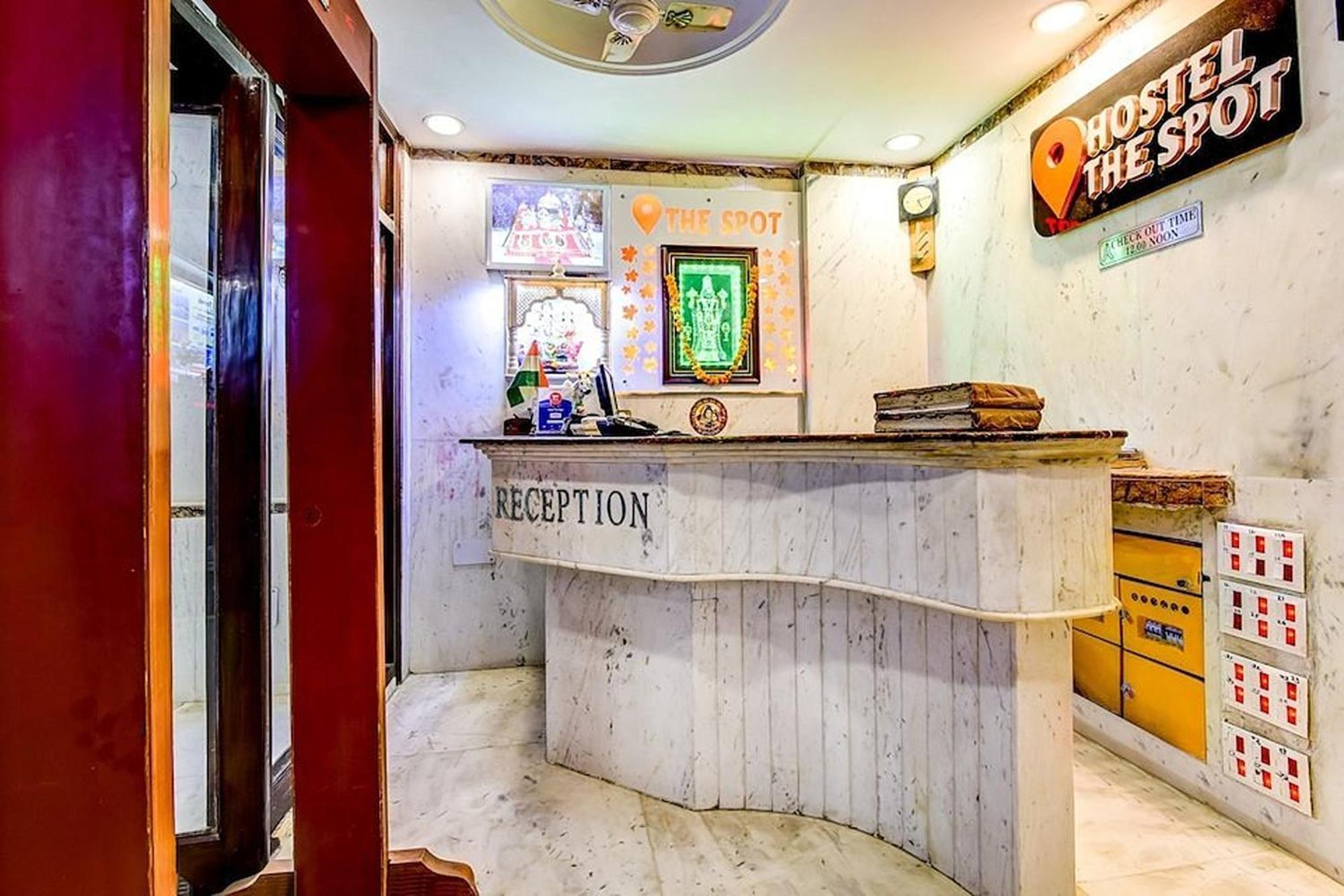 Spot Inn Hostel Нью-Делі Екстер'єр фото