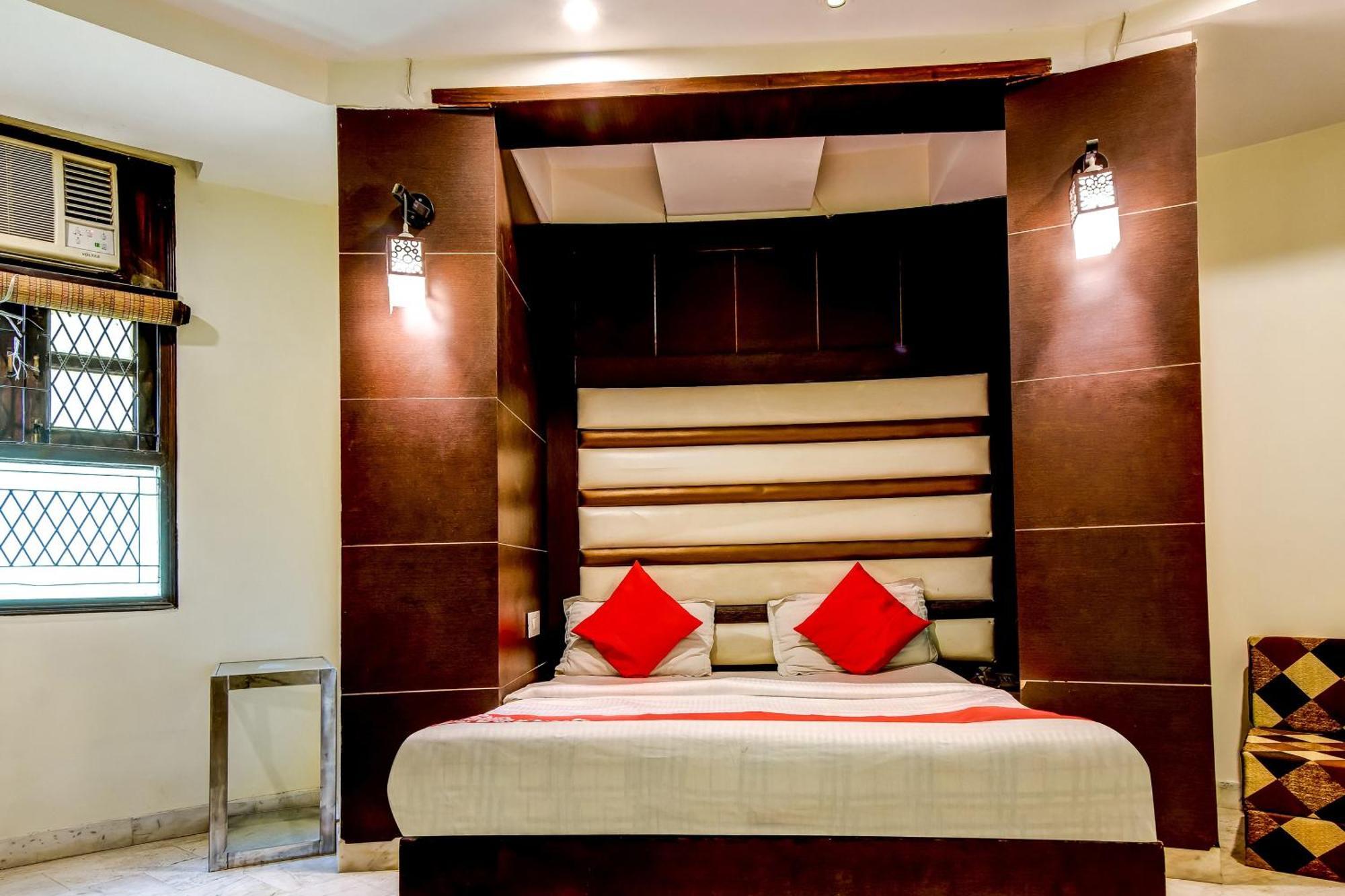 Spot Inn Hostel Нью-Делі Екстер'єр фото